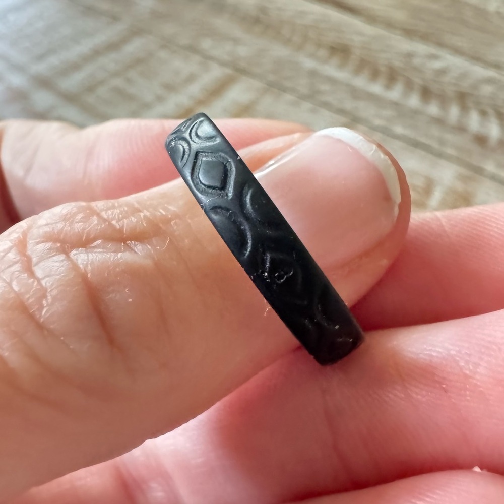 💍🖤 ThunderFit Women’s Silicone Ring – Black, Size 9.5–10 – Excellent Used 🖤💍